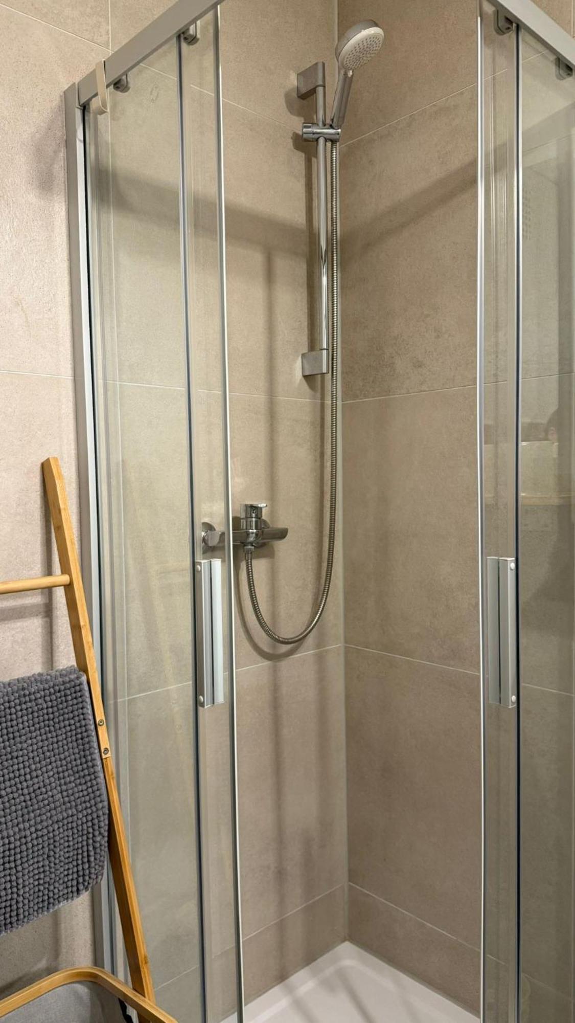 Schoenes Appartement Am Stadtpark Бохум Екстериор снимка